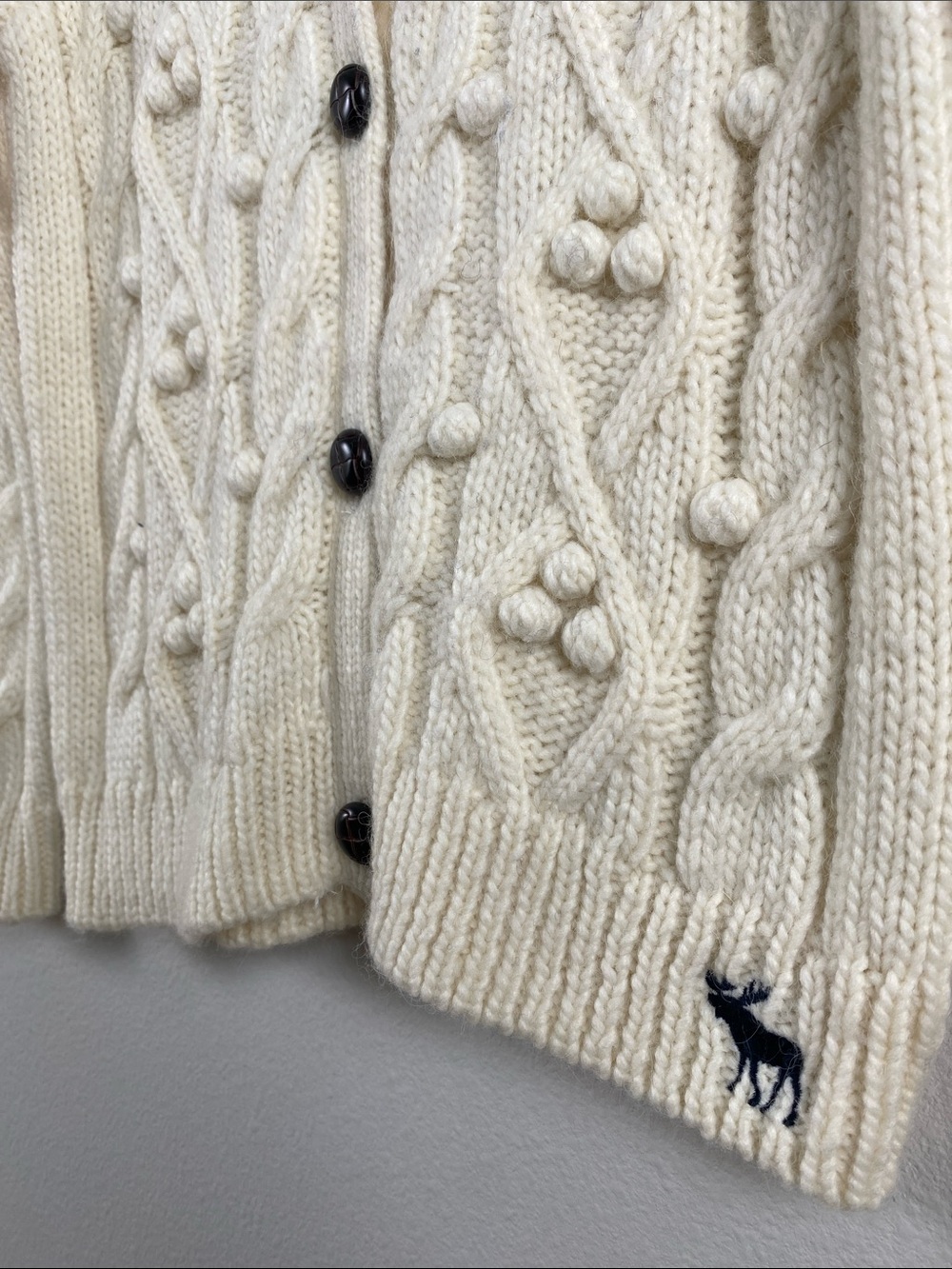 Abercrombie & Fitch Y2K Cable Knit Bobble Cardigan Sweater | 3/4 Sleeves | Ivory - Picture 12 of 16